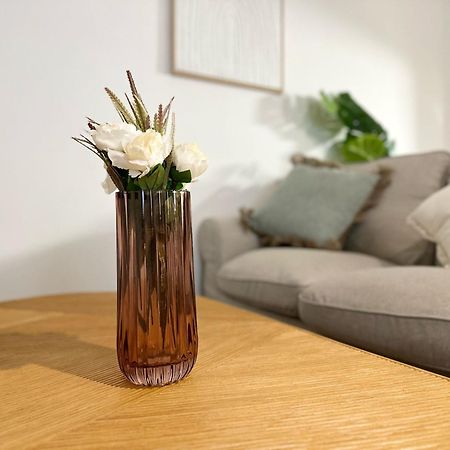 Designer Apartment Near Main Station Wina Bagian luar foto