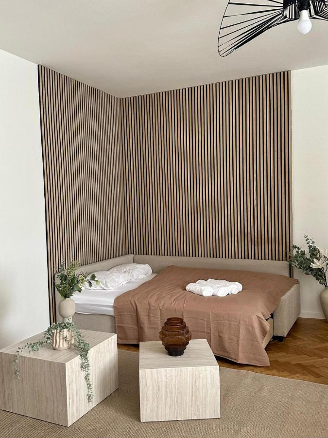 Designer Apartment Near Main Station Wina Bagian luar foto