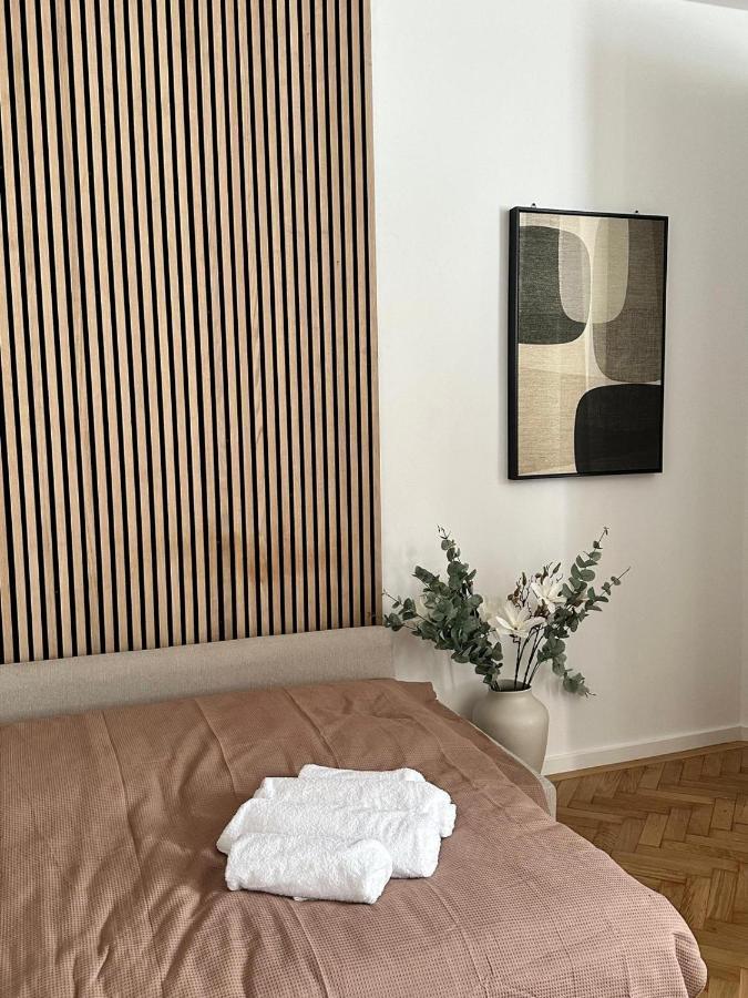 Designer Apartment Near Main Station Wina Bagian luar foto