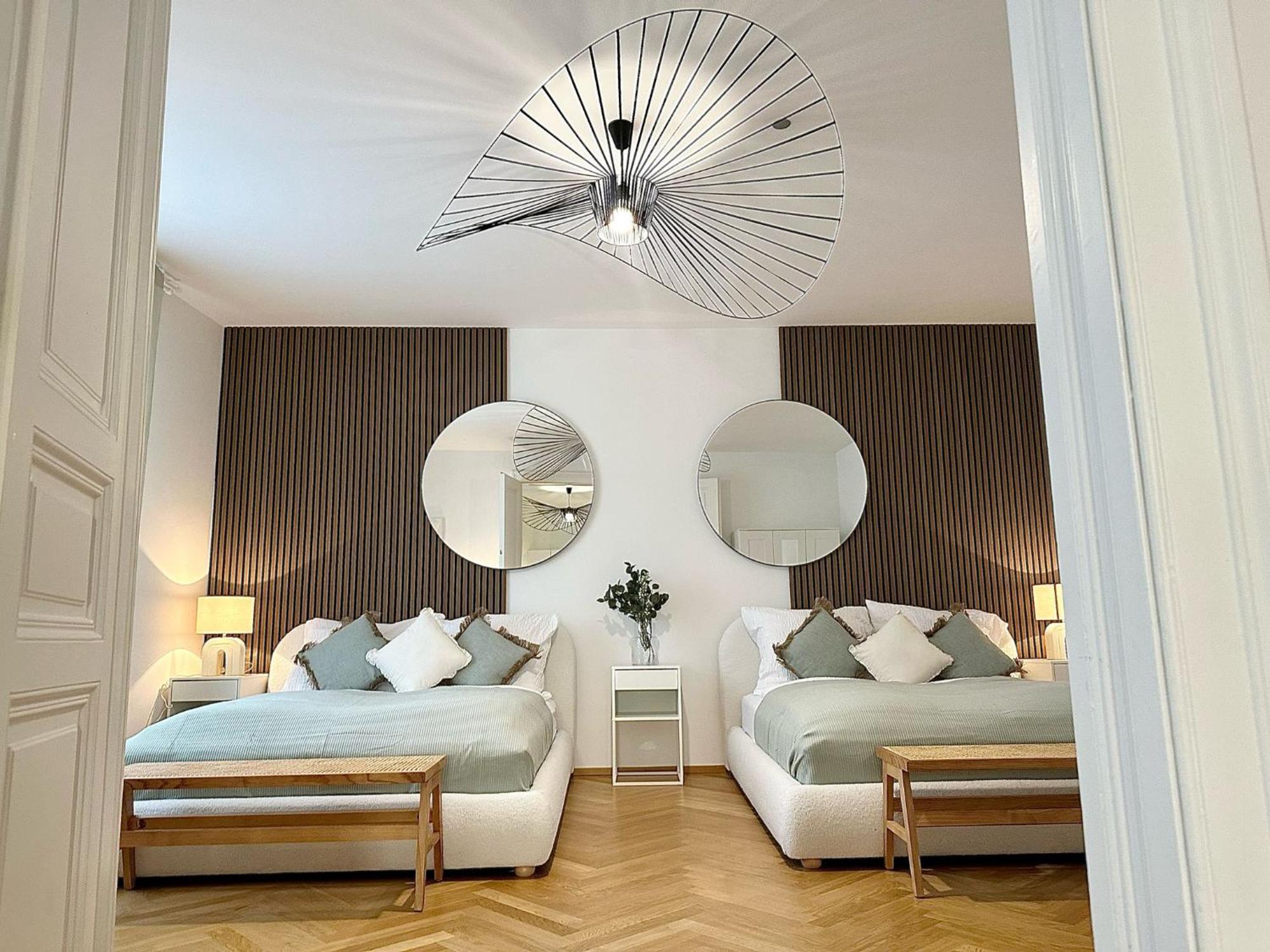 Designer Apartment Near Main Station Wina Bagian luar foto
