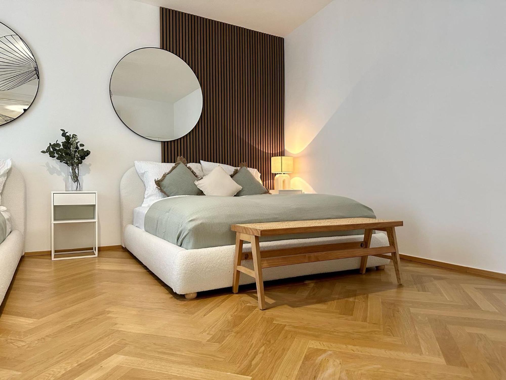 Designer Apartment Near Main Station Wina Bagian luar foto