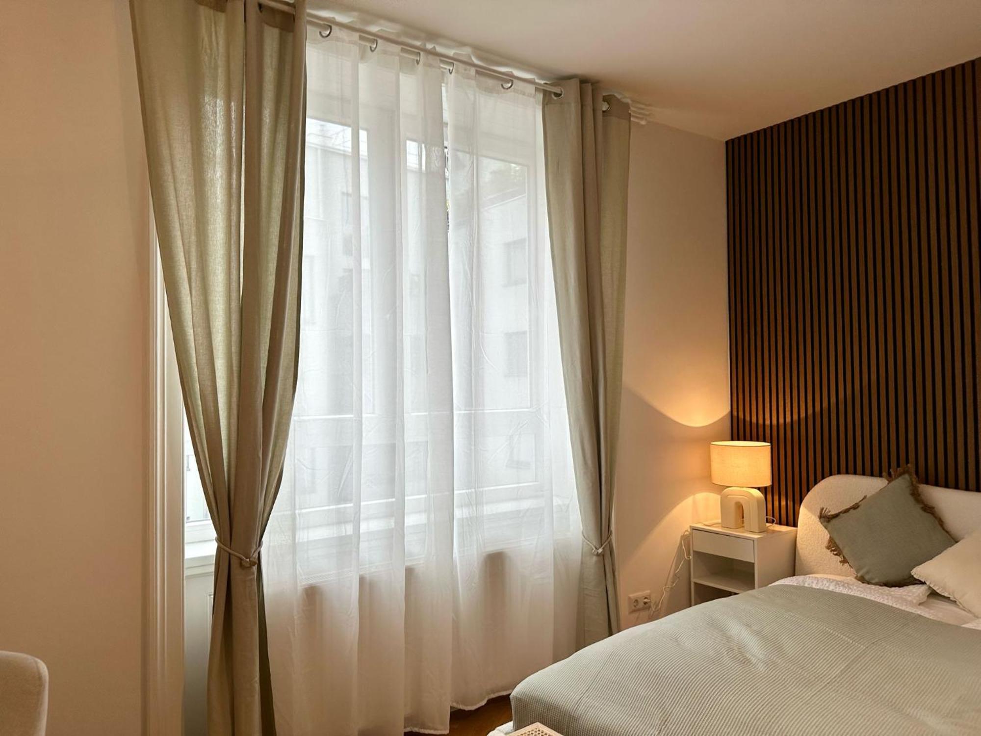 Designer Apartment Near Main Station Wina Bagian luar foto