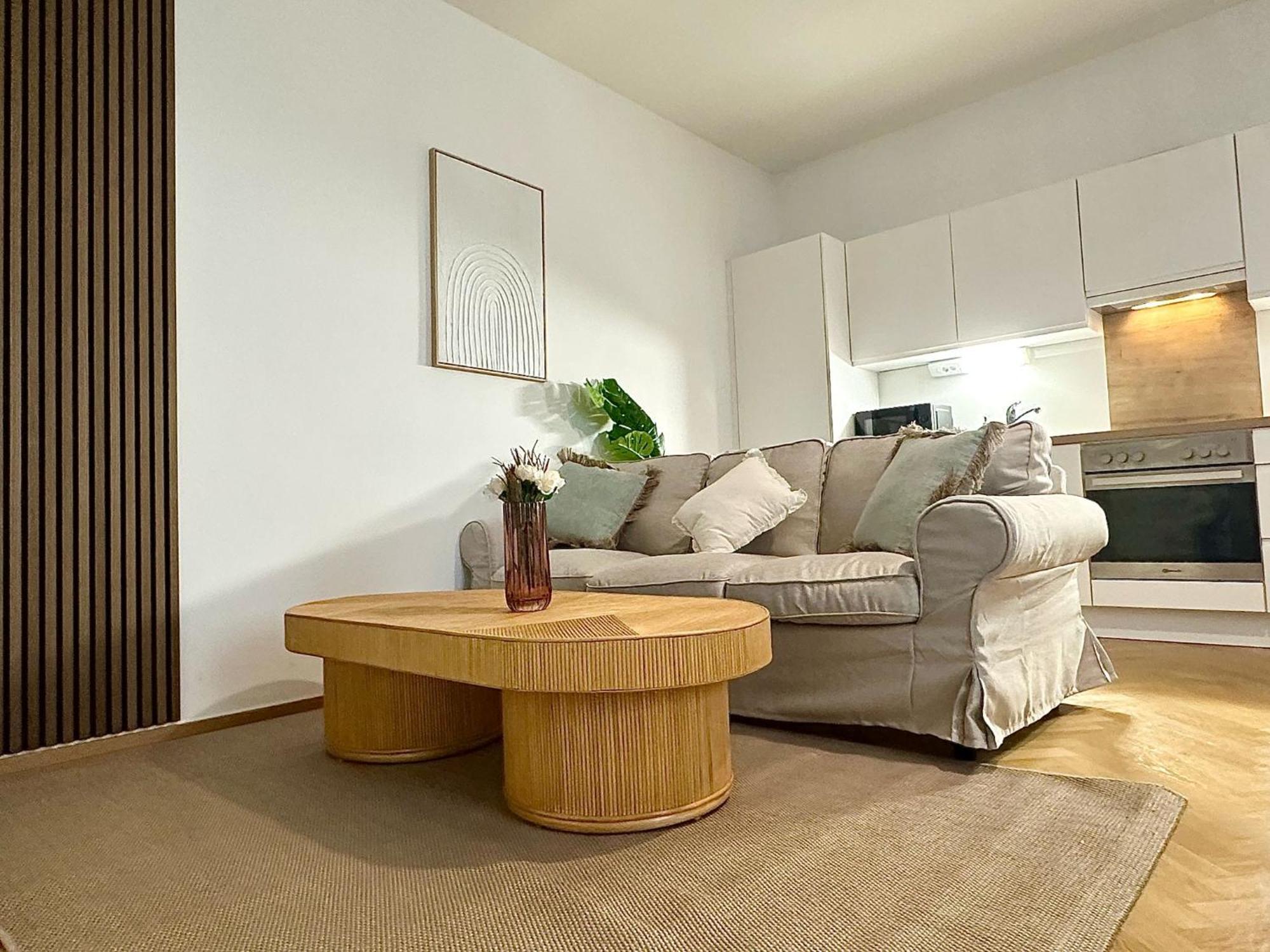 Designer Apartment Near Main Station Wina Bagian luar foto