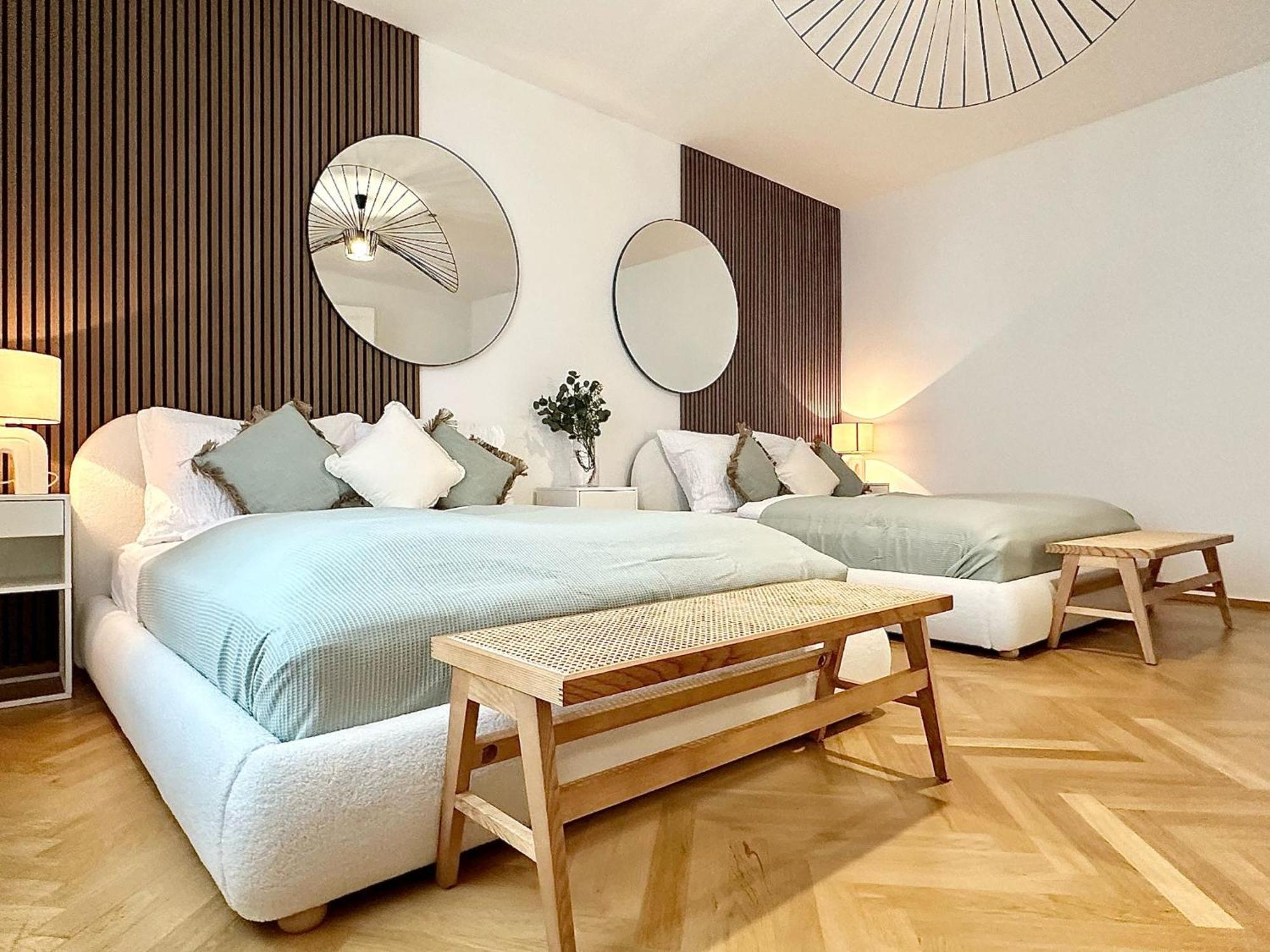Designer Apartment Near Main Station Wina Bagian luar foto